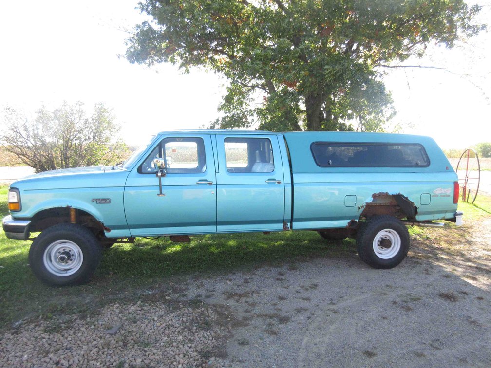 1997 Ford F350 XL crew cab truck with topper (runs & drives)