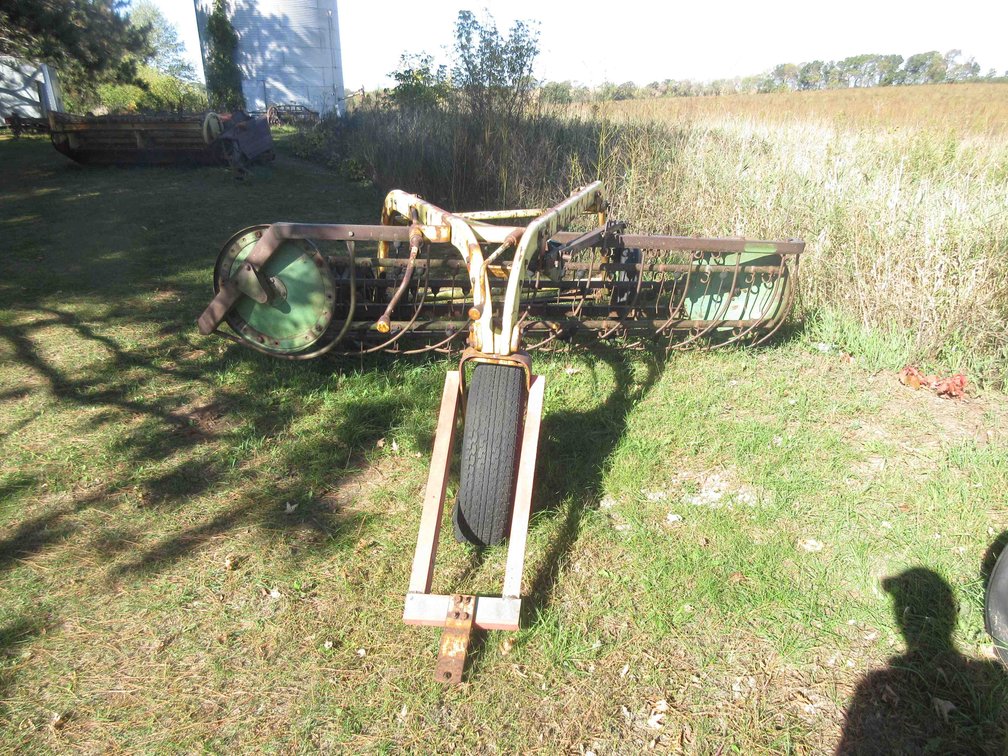 John Deere side rake with tricycle front