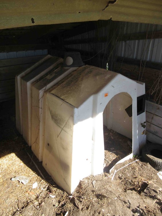 Polysquare calf nursery