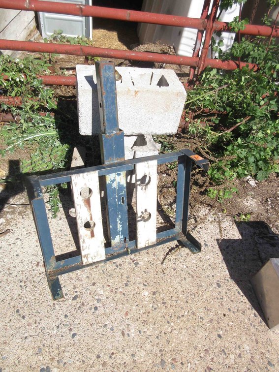 Hitch mounted platform