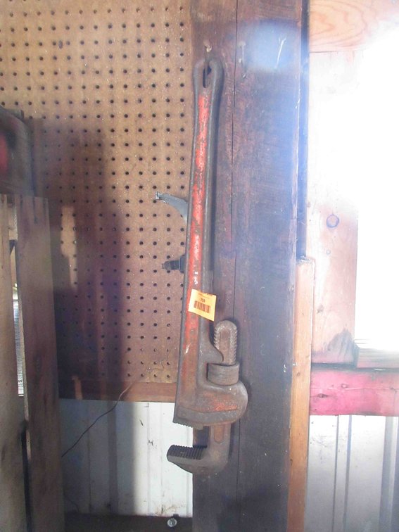 Rdigid pipe wrench