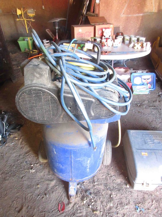 Campbell Hausfeld 30-gallon upright air compressor