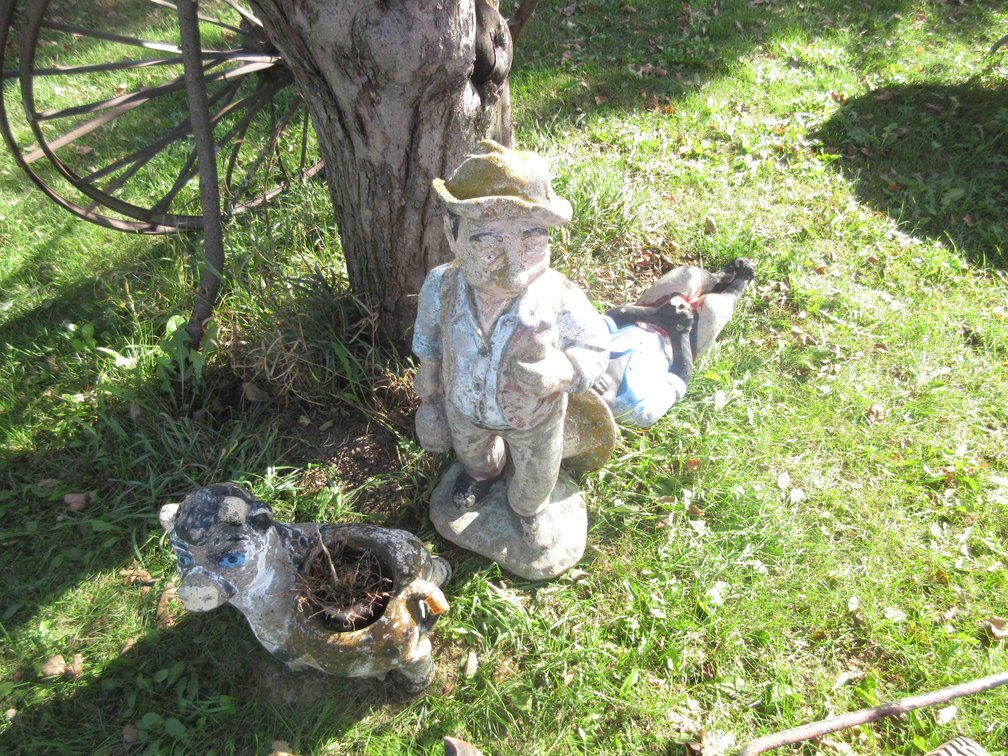 (3) Cement garden figures