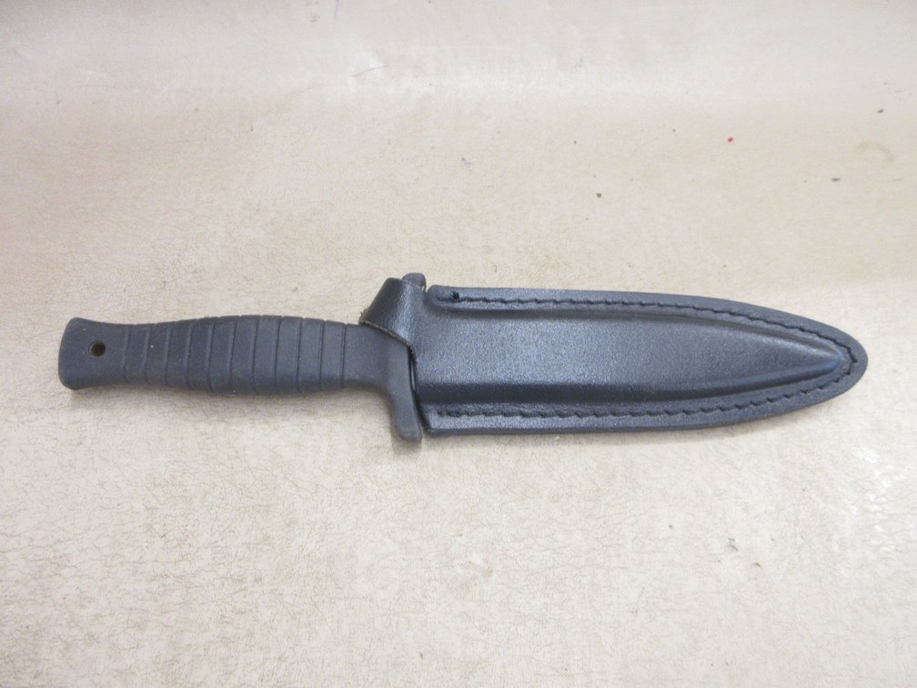Smith & Wesson H.R.T. knife