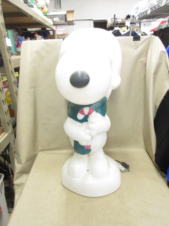 Blow Mold lighted Snoopy