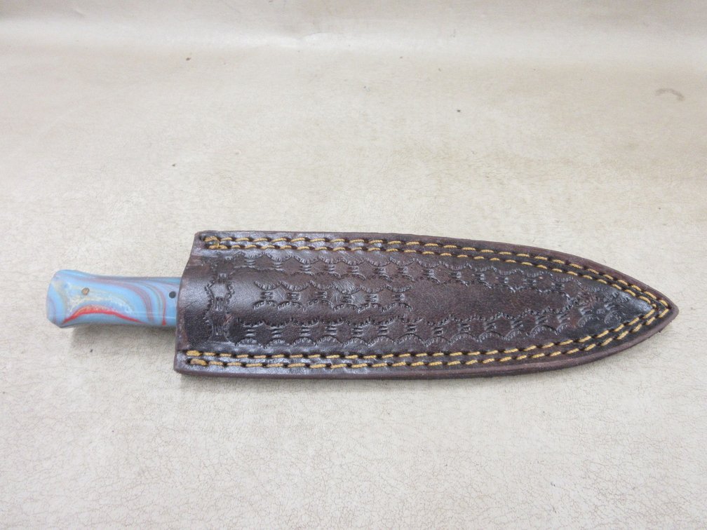 Custom-made Damascus dagger knife