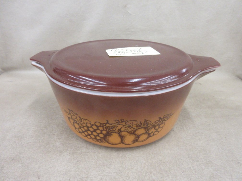 Pyrex Old Orchard casserole dish with lid