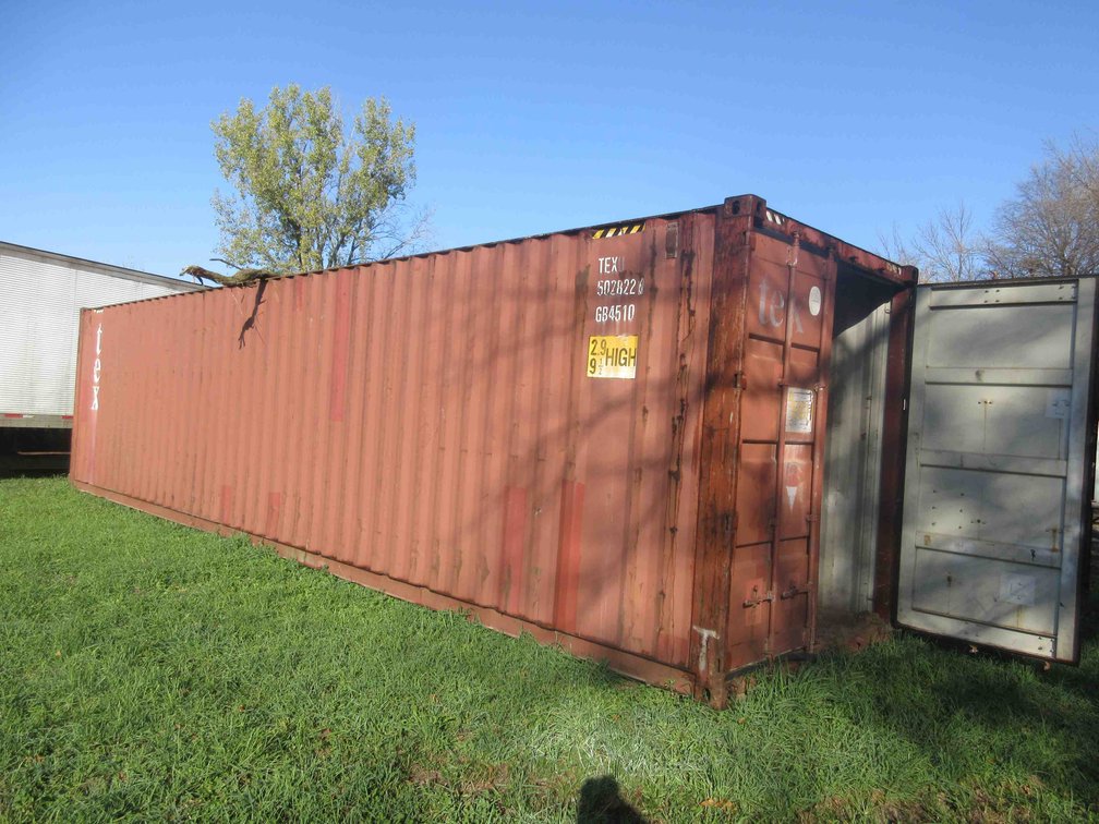 40ft Steel shipping container (call to arrange pickup)