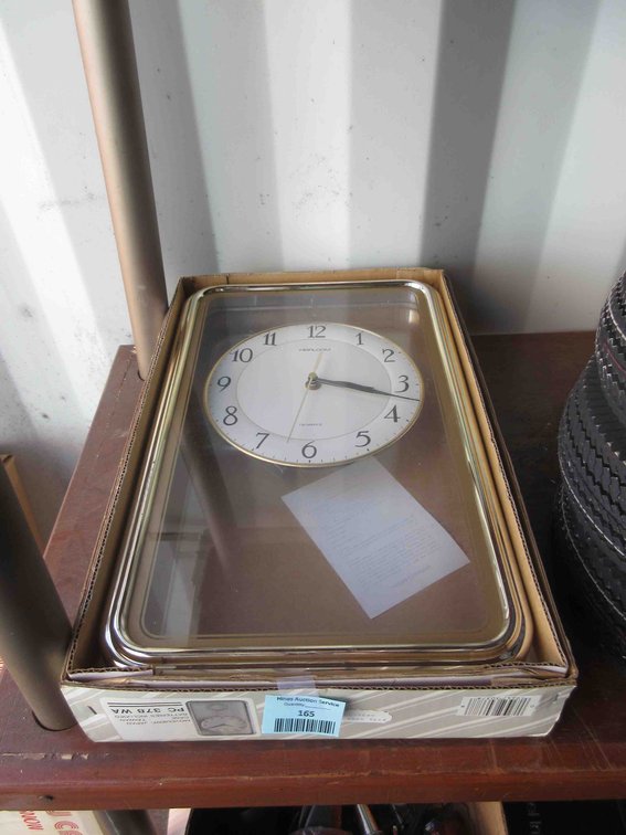 Heirloom quartz clock
