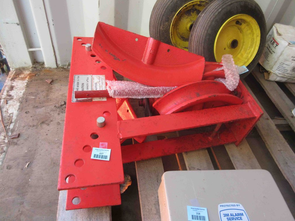 Hydraulic pipe bender