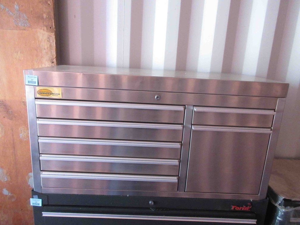 Northern Industrial 7-drawer upper tool chest with key