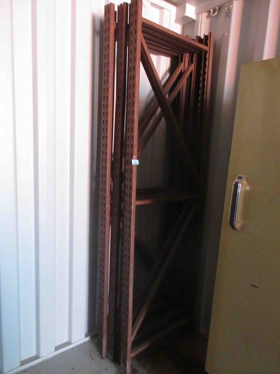 Set of pallet racking