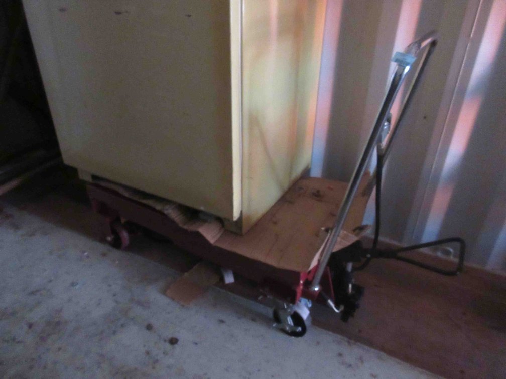 Northern Industrial hydraulic lift cart