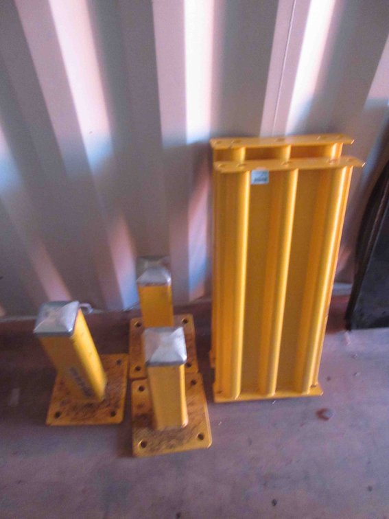Steel barrier set