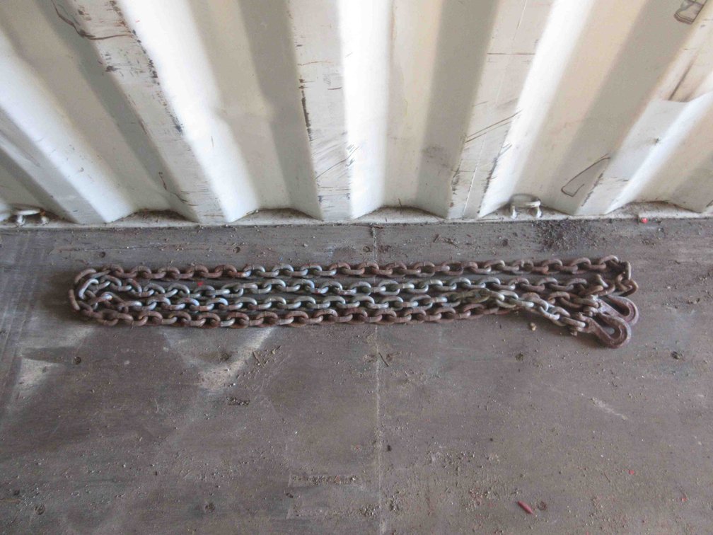 3/8" Steel chain with hooks
