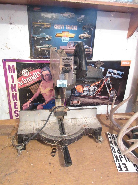 Black & Decker power miter saw
