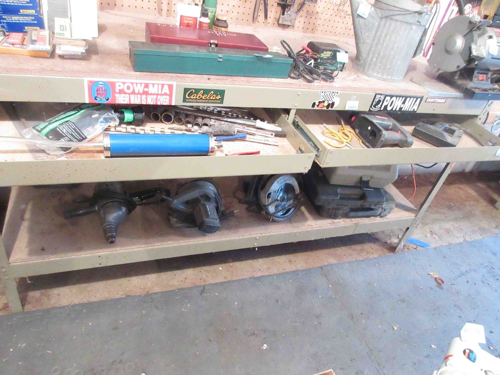 Group in drawers and lower bench