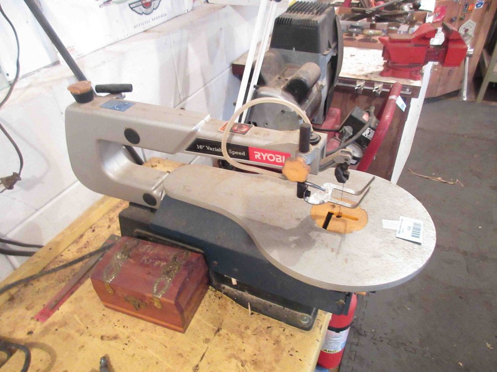 Ryobi 16" variable speed scroll saw