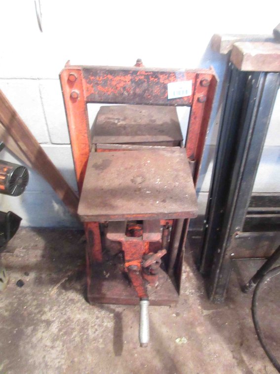 Stone guillotine