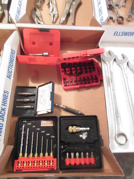 Flat of drill and driver bits