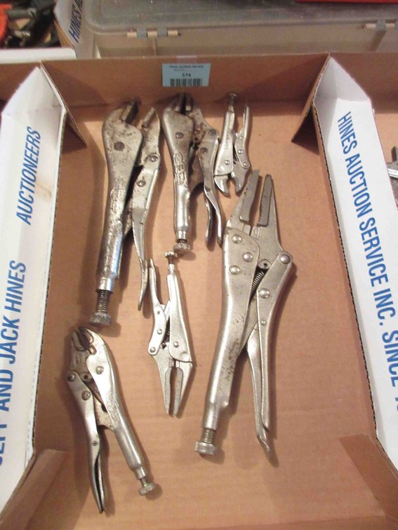 Flat of locking pliers