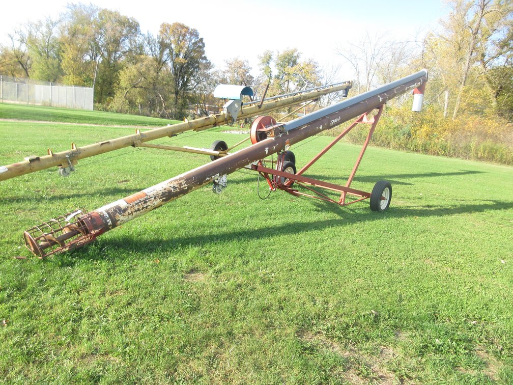 Fetrel electric grain auger on transport