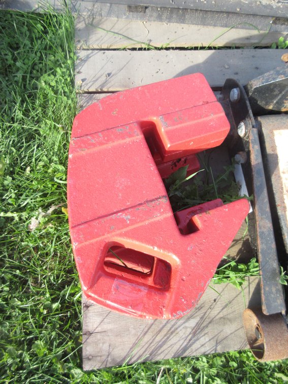 (3) Suitcase weights