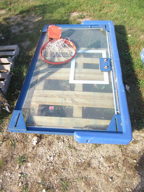 Basketball backboard with hoop