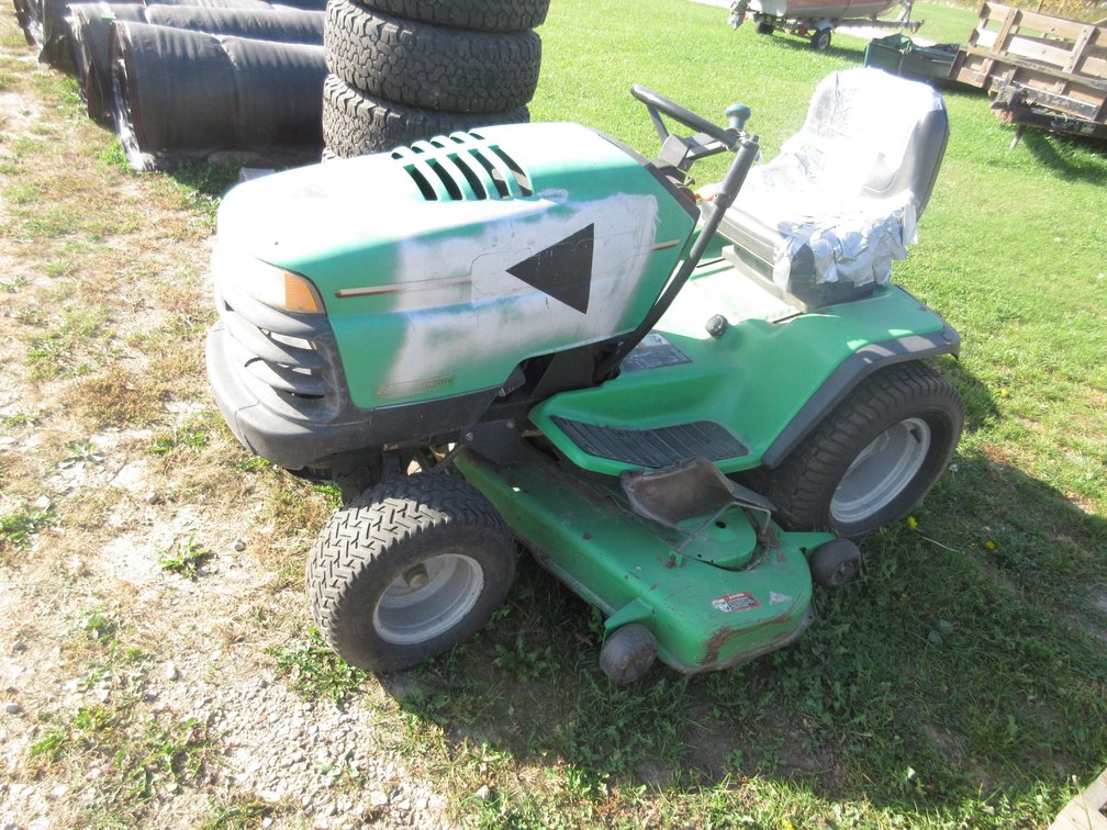 John Deere Sabre 22hp riding mower (non-working)