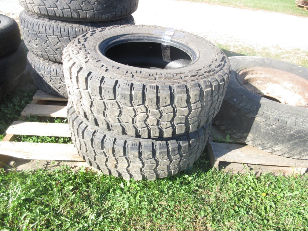(2) Kenda Klever M/T tires