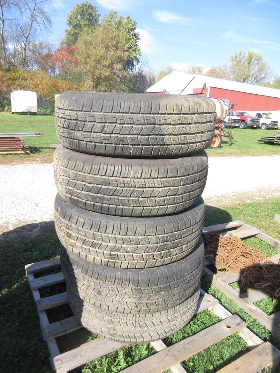 (5) Mesa HT tires