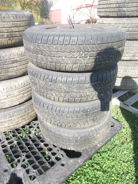 (4) General Altimax RT tire on (5) hole rim