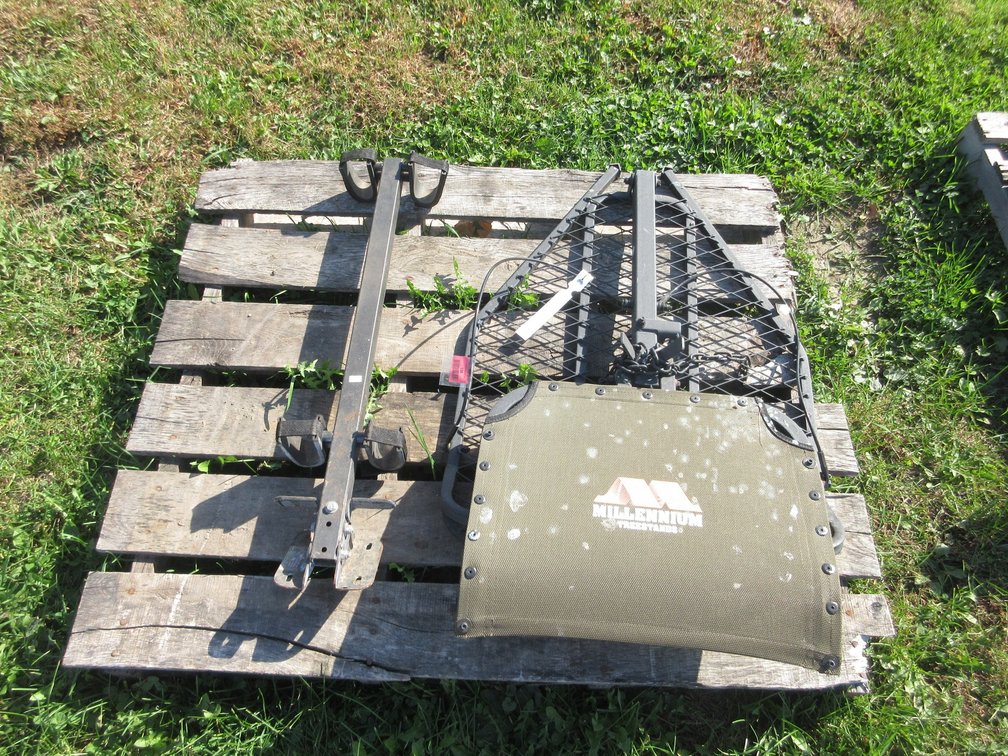 Millenium aluminum tree stand