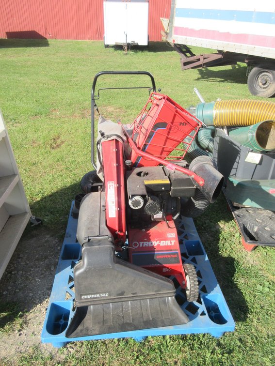Troy Bilt wood chipper/vac