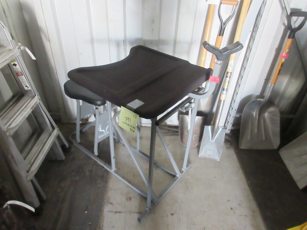 Buck Bench shooting stand