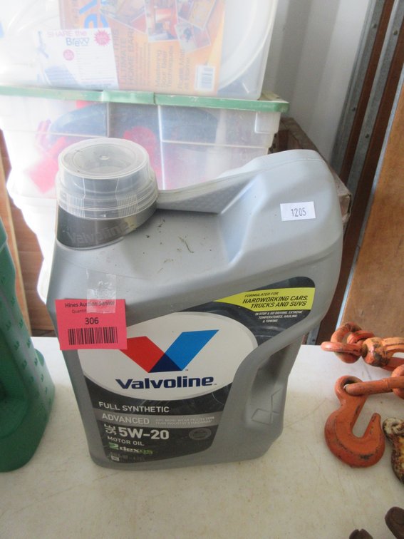 Valvoline full synthetic advanced SAE 5W-20 motor oil