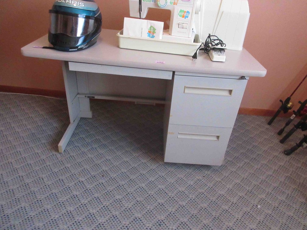 Metal desk with laminate top