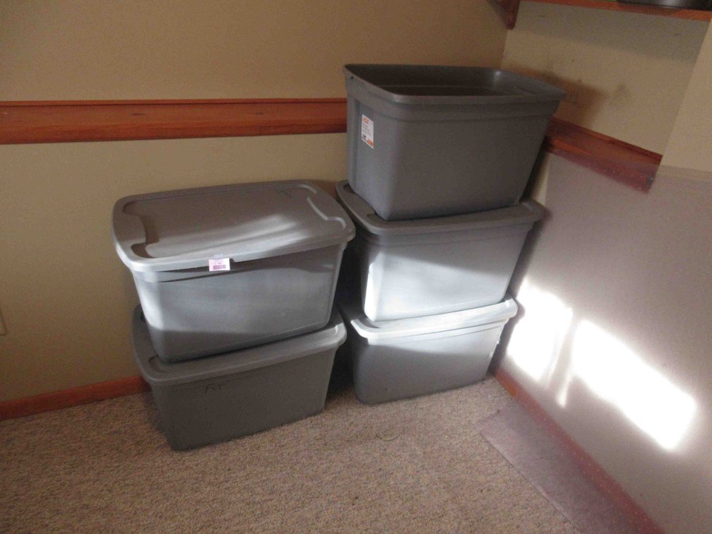 (5) Totes with (4) lids