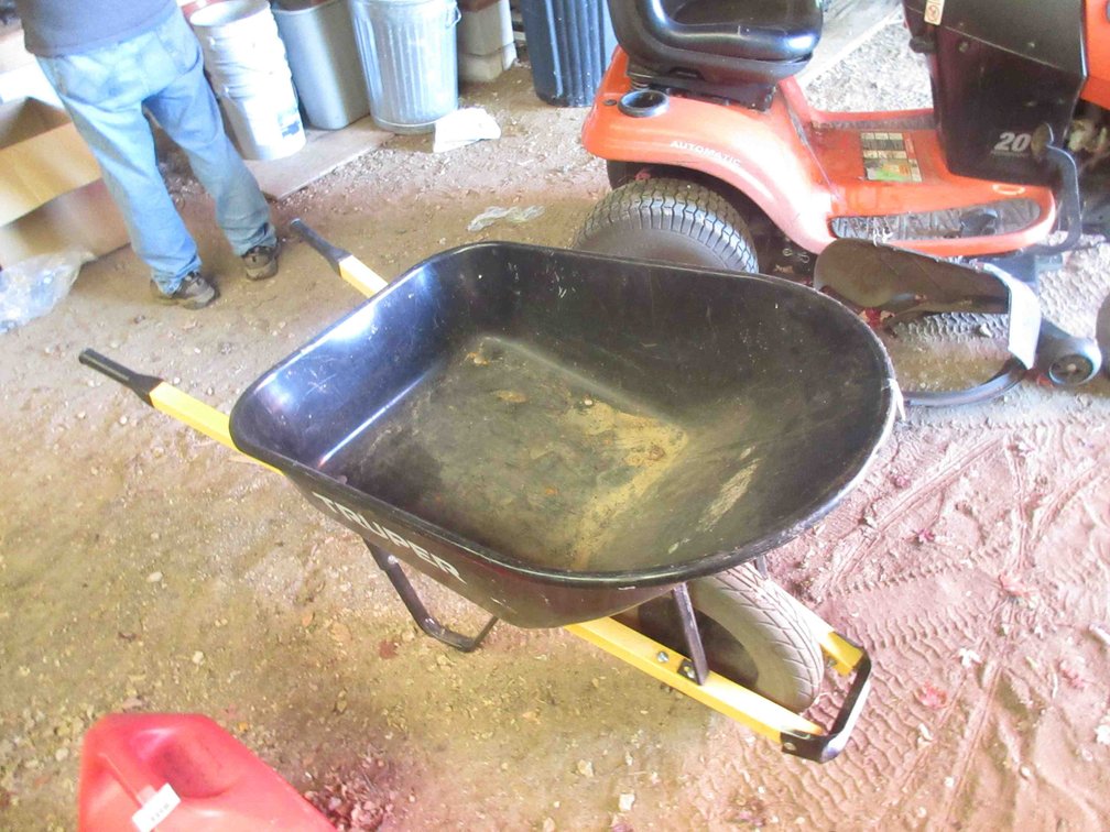 Truper wheelbarrow