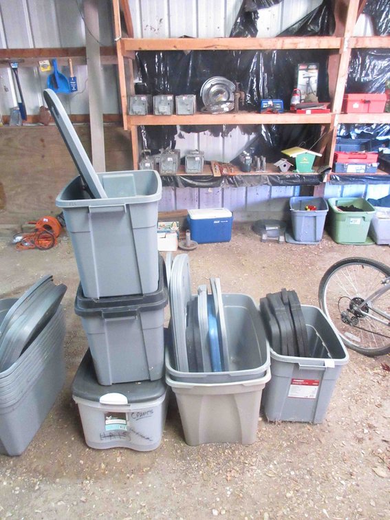 Group of totes