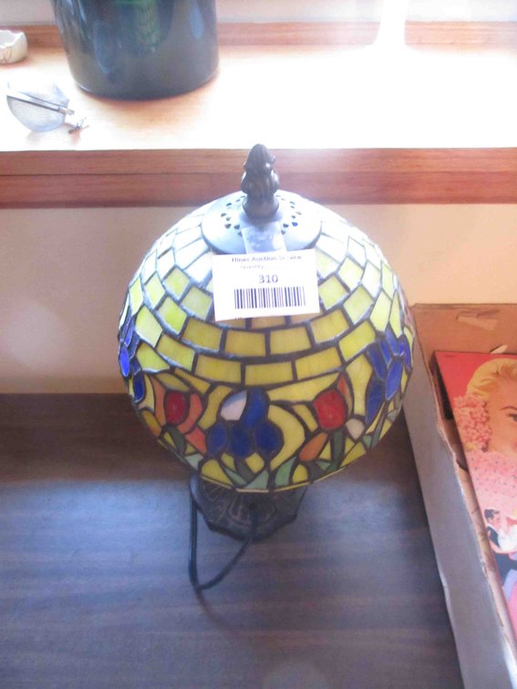 Small stained glass table lamp