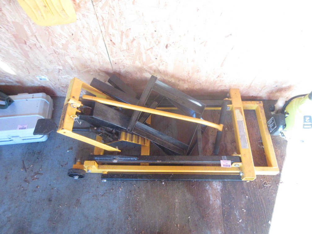 Max Works lawn mower lift