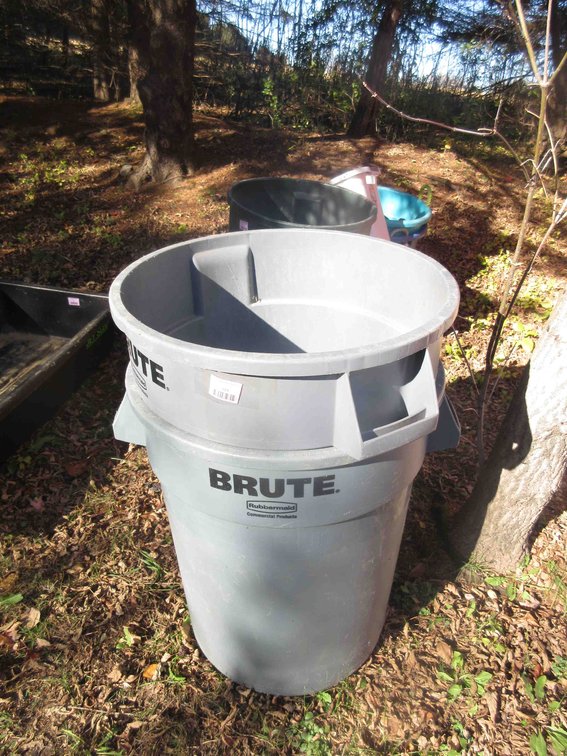 (2) Rubbermaid Brute garbage cans