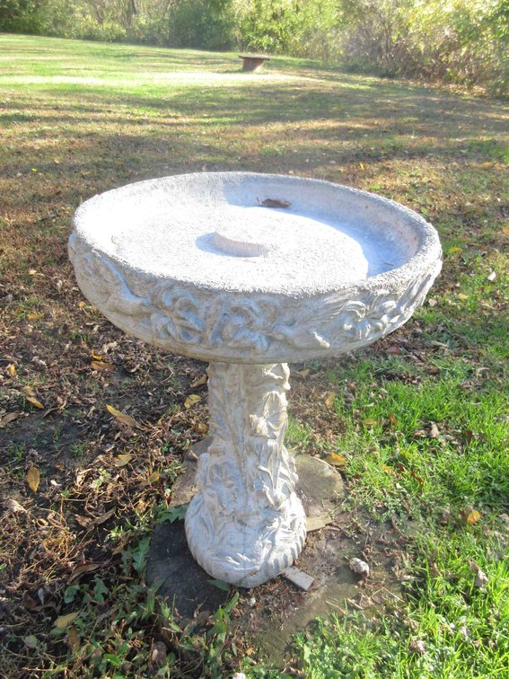 2-Piece cement bird bath