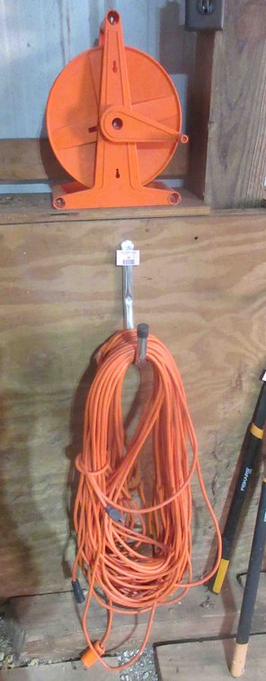 (2) Extension cords and cord reel