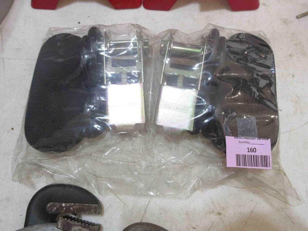 (2) Craftsman ratchet straps