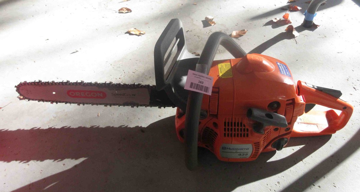Husqvarna 435 gas chainsaw