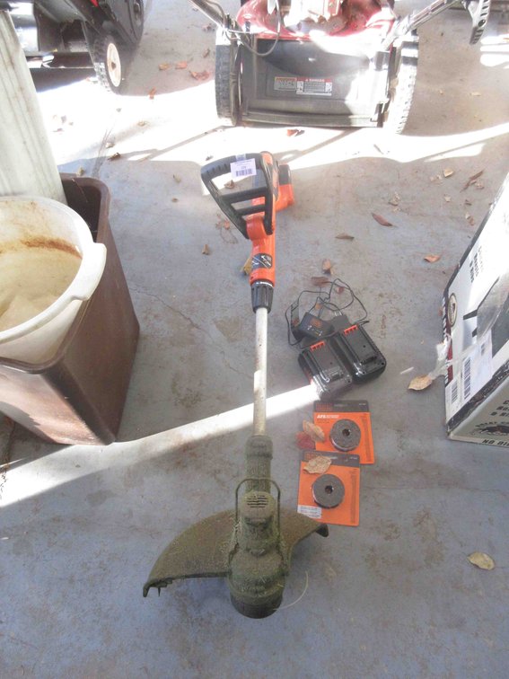 Black & Decker 40V cordless trimmer
