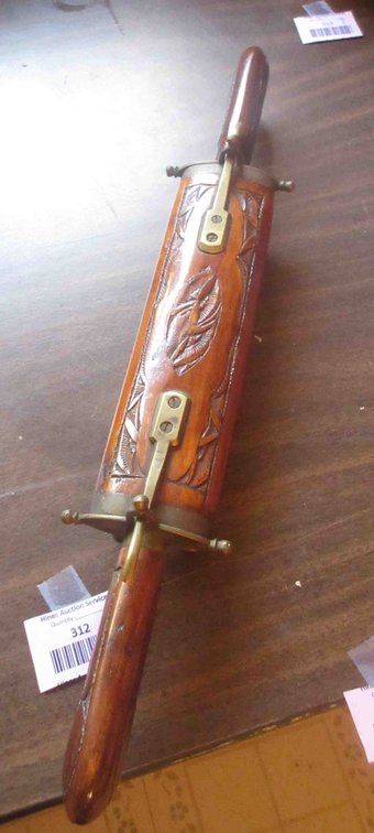 Oriental style carving set