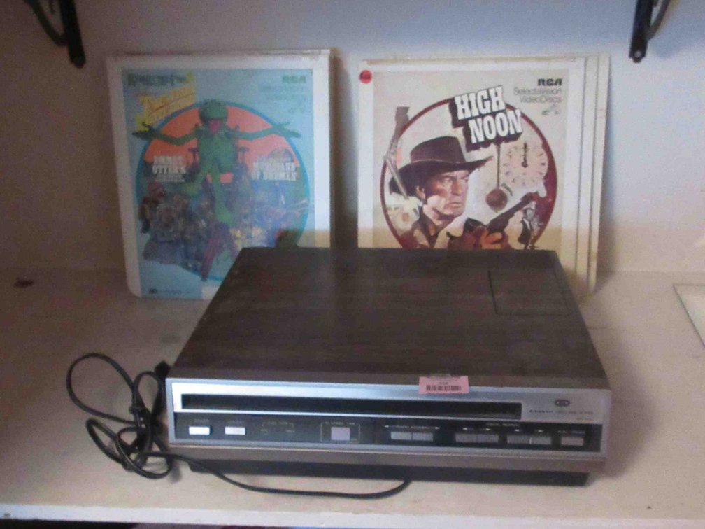 Sanyo SelectaVision video disc player